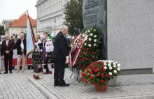 Kaczyński zdenerwował się na miesięcznicy. "Śmiecie, które tu stoją"