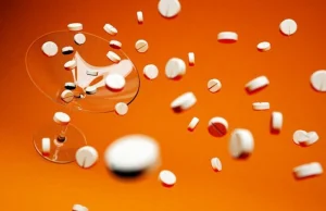 Polacy biorą coraz więcej leków. Wydano prawie 30 mln recept więcej!