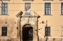 Podpalił się pod oknem papieskim w Krakowie. 47-latek nie żyje
