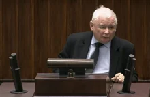 Kaczyński pojawił się na mównicy. Padły mocne oskarżenia