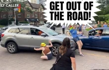 Samochody nie chcą zatrzymywać się na blokadach protestująch