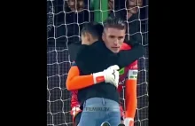 A young boy ran onto the pitch to comfort the goalkeeper of his beloved team!