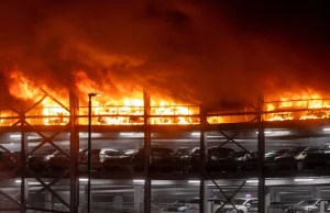 Ponad 1200 samochodów spłonęło na parkingu londyńskiego lotniska Luton