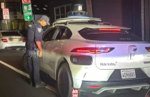 Autonomiczna taksówka zatrzymana - policja nie miała komu wypisać mandatu