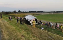 Wypadek na A4 w Opolskiem. Autokar zderzył się z busem