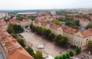 Jedyne miasto zbudowane od podstaw w PRL: socrealizm i... renesansowe proporcje