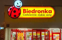 Biedronka sypie prezentami dla pracowników