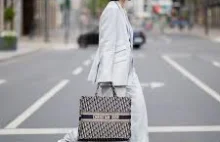 Hipokryzja luksusowej marki: Dior płaci 53 za torebkę sprzedawaną po 2600