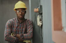 Polski mężczyzna jest według autora NIKIM w porównaniu do Mokebe