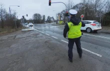 Ma ważne prawo jazdy, ale w systemie już go nie ma. „Ktoś namieszał, a ja na tym