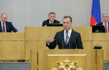 Dmitrij Miedwiediew grozi zbombardowaniem Międzynarodowego Trybunału Karnego - P