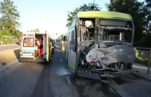 Pijany kierowca ciężarówki wjechał w autobus miejski. Wielu poszkodowanych