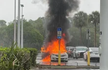 Auto zaczęło się palić z dziećmi w środku. Nie uwierzycie, gdzie była matka