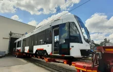 Pierwszy tramwaj Pesy dla Estonii już gotowy [ZDJĘCIA]