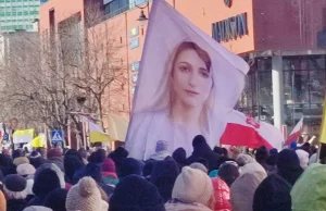 Gdańsk: Tysiące osób na Marszu wdzięczności za papieża Jana Pawła II [WIDEO] - e