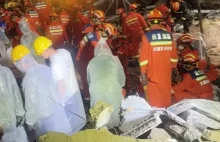 Chiny: Zawalił się dach szkoły na ćwiczące siatkarki - 11 osob nie zyje