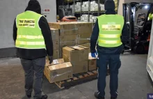 Udaremniony przemyt 24 tys. paczek nielegalnych papierosów w kontenerze z Chin