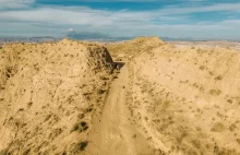 Pustynia Gorafe trasy i dolmeny sprzed 5000 lat