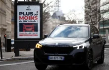 Paryżanie walczą z SUV-ami o parkingi. Francuzi głosują w niedzielę w referendum