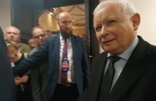 Kaczyński nie chciał obiecać, że będzie uczciwy. Bez słowa uciekł