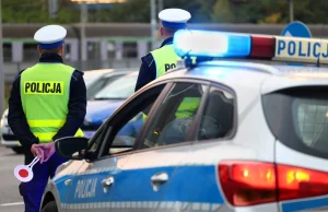 Polskę nawiedziła "psia grypa". Policjanci chcą być traktowani tak jak żołnierze