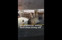Izraelski buldożer niszczy miasto Jenin na Zachodnim Brzegu