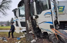 Tragiczna środa na śląskich drogach! W wypadkach zginęły łącznie aż 4 osoby.