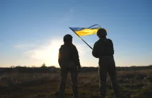 Większość Polek chce odesłać Ukraińców na front. Wyborcy Konfederacji przeciw