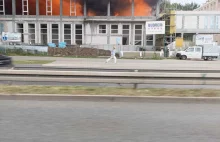 Pożar hali przy szkole w Gdyni