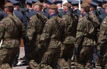 Obowiązkowa służba wojskowa w Polsce, a może rozwiązania z Korei lub USA?