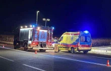 25-latek nie miał odblasków i zginął potrącony przez samochód.