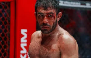 Irański zawodnik MMA kopnął dziewczynę w ringu bo nie licowało to z jego religią