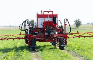 Autonomiczny robot z Łukasiewicza wjeżdża na pola