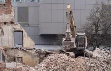 Mimo zakazu deweloper zburzył zabytkową kamienicę