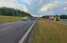 Bus dachował na S7. Dwie osoby zginęły, są ranni