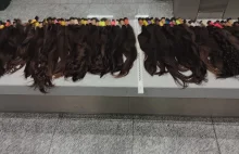 15 kg ludzkich włosów na lotnisku w Krakowie