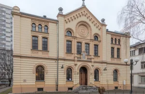 Ziemkiewicz: W sprawie próby podpalenia synagogi Nożyków coś śmierdzi