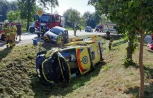 Karetka wpadła do rowu. Wiozła poszkodowanych w innym wypadku - Wydarzenia w INT