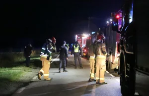 Niezidentyfikowany obiekt spadł na pole pod Wrocławiem? Mnóstwo służb przeszukuj