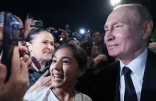 "Spontaniczne" zachowanie Putina. Wszedł w tłum w Dagestanie