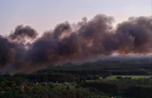 Ogromny pożar na Dolnym Śląsku. Płonie składowisko odpadów w Łąkach, słup dymu w
