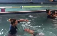 Nauka pływania dla niemowlaków