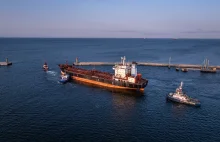 Rosyjski statek-widmo 8 lat zajmował miejsce w porcie Gdynia. Wreszcie odpłynął