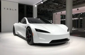 Tesla i Renault obniżają ceny elektryków | Motopedia