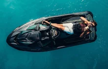 Ferrari, supersamochody i motocykl z Bali. Co kryje garaż Charlesa Leclerca?