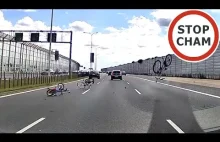 Rowery spadają z auta na drodze S8