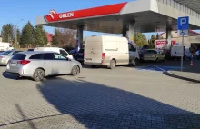 Kolejki na stacjach i limity ilościowe. Polska wschodnia robi zapasy paliwa