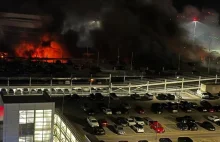 Elektryki? Ogromny pożar na lotnisku w Luton. Odwołano wszystkie loty