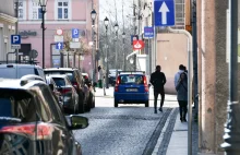 Za parking w Kożuchowie dostał 300zł mandatu i punkty."Nabijają ludzi w butelkę"