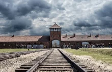 Początki obozu koncentracyjnego Auschwitz: ciemny rozdział w historii